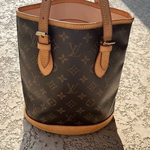 Louis Vuitton Petite Monogram Bucket Bg